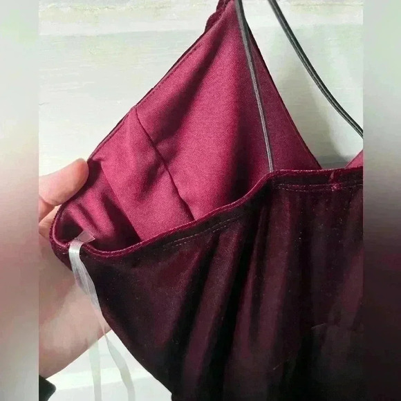 NWT Charlotte Russe, maroon velvet bodycon dress spaghetti strap size md - Picture 3 of 8